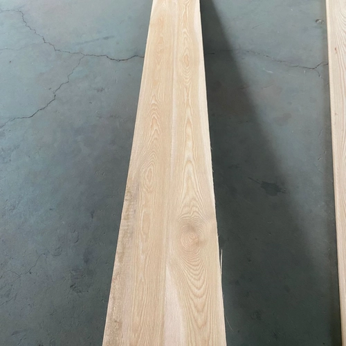 Cina Pannelli incollati con bordi in larice russo per assi di feretro. Legno di pino russo produttore