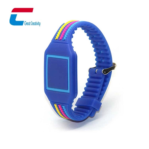 Braccialetto in silicone colorato personalizzato all'ingrosso/braccialetto NFC passivo