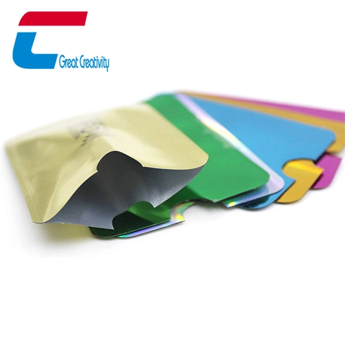 Chine Fabricant de manchon de blocage RFID en plastique holographique en feuille d'aluminium fabricant