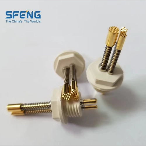 Chân cắm dòng điện 6ampe với nhóm nhiều chân để phân loại và hình thành công suất