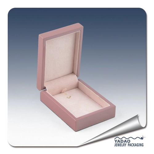2014 neueste Design rosa Lack hölzernen Anhänger Kasten von China-Lieferant