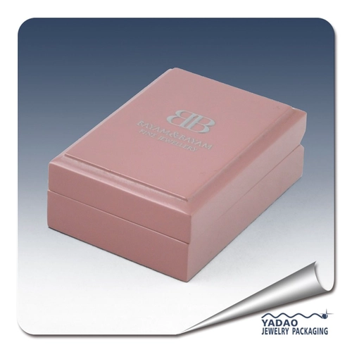 2016 fashion design light pink color wooden pendant/ necklace box
