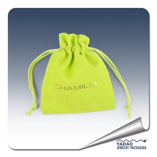 2016 últimas bolsas de diseño de moda de joyería de terciopelo suave con color brillante