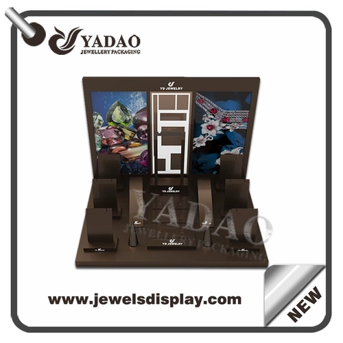 La fábrica de China de Brown joyería de acrílico de color muestra con logotipo personalizado para el contador de joyería y escaparate exhibición de la joyería de acrílico ventana