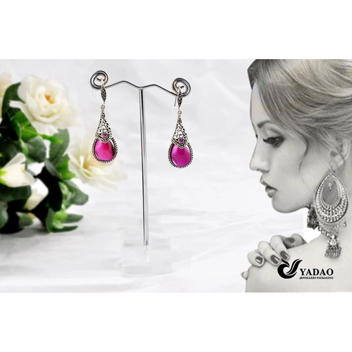 Chinesische Schmuck-Display-Hersteller von guter Qualität Acryl und Metall Ohrring-Ausstellungsstand und Schaufensterpuppen mit konkurrenzfähigem Preis Shop Schmuck-Display mit kundengebundenem Firmenzeichen und Größe