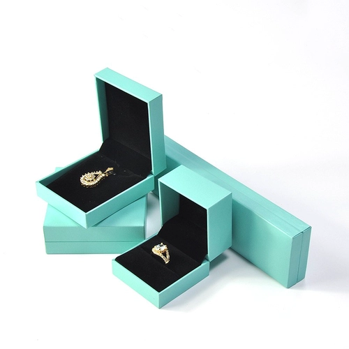 Benutzerdefinierte Spring Green Kunststoffbox mit Kunstlederpapier und Samt für Schmuckverpackungen