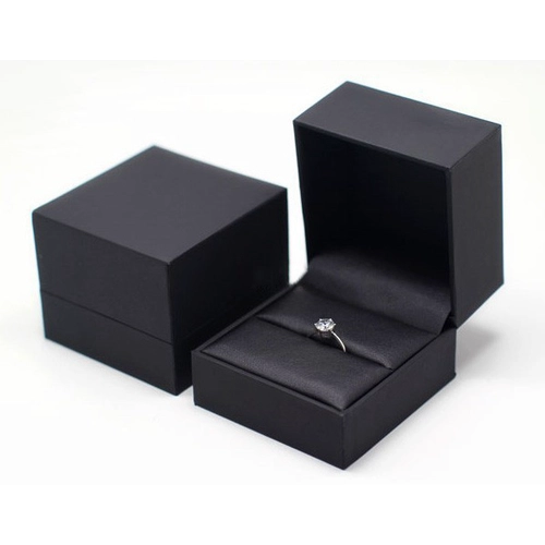 Paquet de bague en plastique noir mat anneau boîte avec éponge de haute qualité fait sur commande Insérer