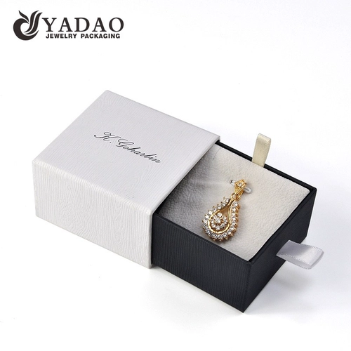 Custom paper drawer box for jewelry pendant packaging and display ribbon for decoration