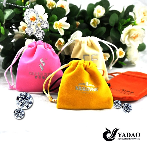 Bolsas logo Joyas personalizadas con cable, bolsa de terciopelo para el embalaje de la joyería con precio al por mayor