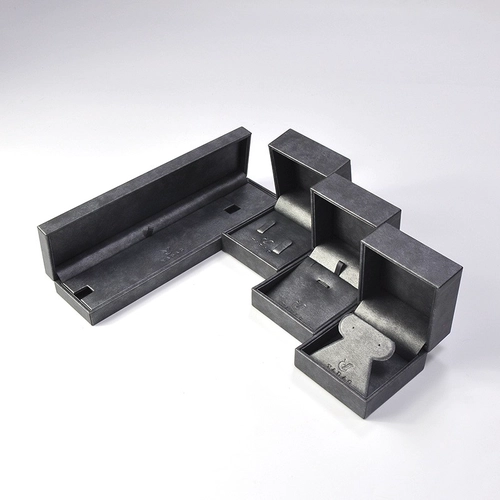 Design und individuelle PU Leder Armband Einlage Armband Box Schmuckverpackung mit grauer Logo-Größe