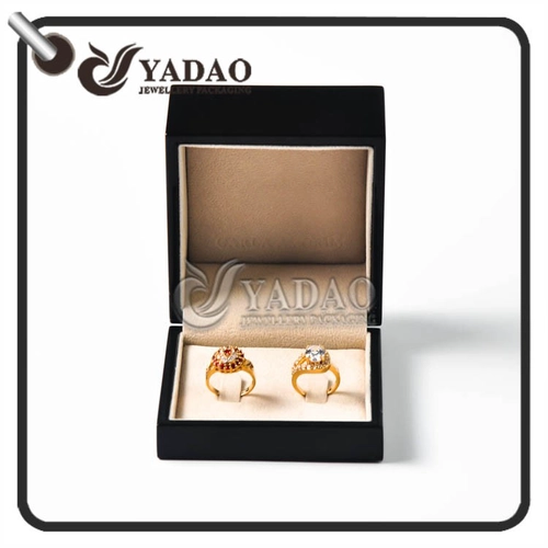 Scatola orecchino di legno lucida handmade con la stampa libera di marchio ed inserto molle del velluto adatto ad orecchino del diamante ed orecchino della gemma