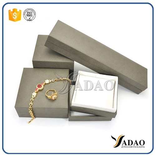 Fait à la main de haute qualité beau gros personnaliser boîte en plastique avec couvercle séparé pour bague / bracelet / collier / montre