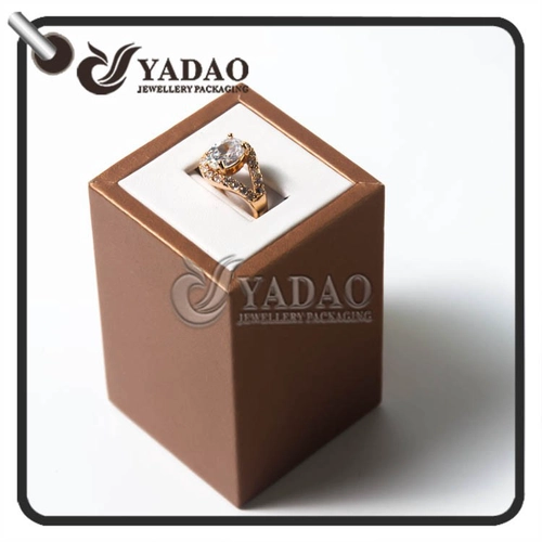 Yadao は、スロットのスタイルを挿入すると高品質合成皮革リング ディスプレイ スタンド