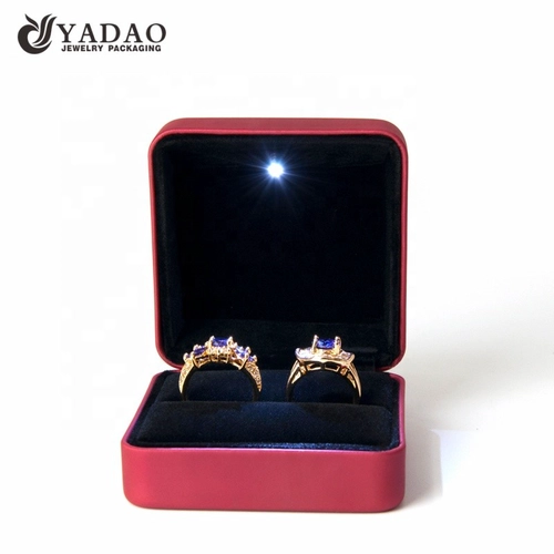 Heißer verkauf mode neue design hohe qualität deluxe led armband box beleuchtet engagement vorschlag hochzeit display armband fall