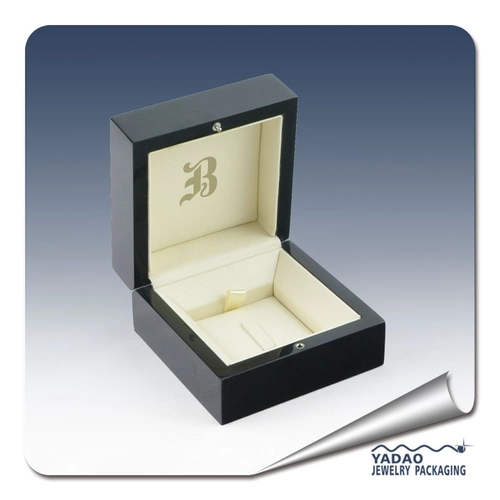 เครื่องประดับแสดงกล่องโรงงานซัพพลายเครื่องประดับแหวนไม้กล่องแสดง