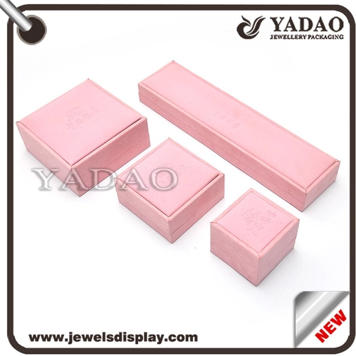 Gioielli Prodotti imballaggio Fabbricazione monili scatole rosa di colore Imballaggio Box Pastic coperto contenitore di regalo del velluto Jewelry Display Box Fornitore