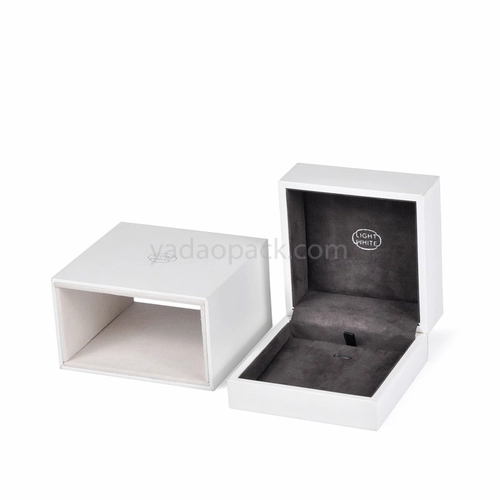Joyero con un estuche de protección para tener una presentación de diapositivas.