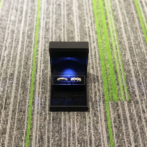 China LED lighting box plastic jewelry packaging box double ring box led box manufacturer