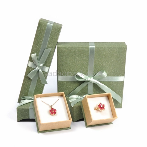Contenitore di monili verde chiaro bello fatto a mano di bowknot per l'imballaggio dei gioielli