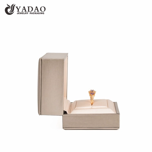 Luxury goldden pu leather hinge ring box wholesale with custom logo