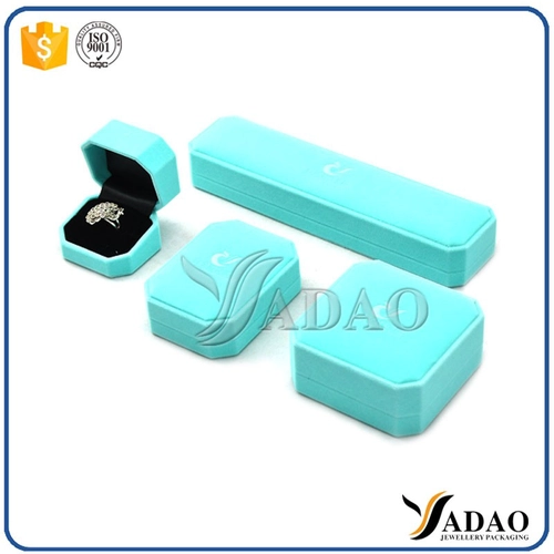 Scatola di plastica colorata adorabile magica vendita all'ingrosso fatta a mano per orecchini pendenti con anelli in oro argento