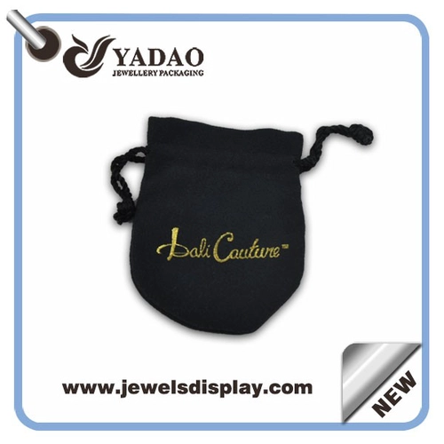 Lo más leído ante suave bolsa de bolsa de la joyería con el logotipo de oro acuñada y el cable negro