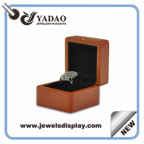 Cadeau promotionnel et Anneau Boîtes à bijoux de haute lumière laqué Wood Box Ring et Produits Bijoux d'emballage Fournisseur