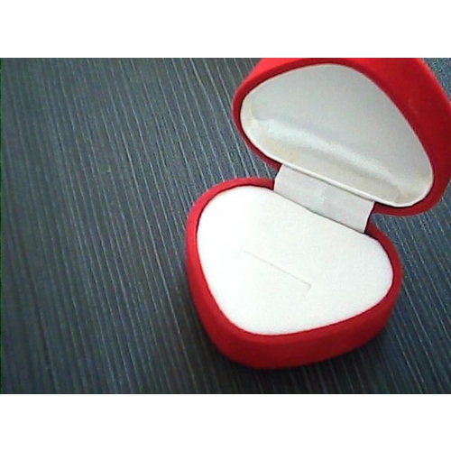 Roter Samt Schmuck Ring Display-Boxen für Frau Schmuck-Display Requisiten aus China Hersteller