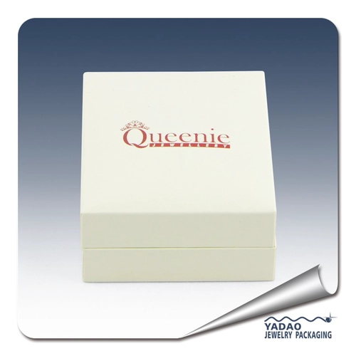Samt-Ohrring-Geschenk-Kasten