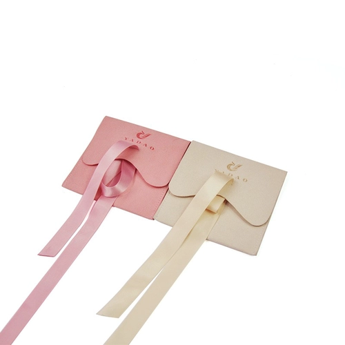 Venda por atacado design personalizado pequeno veludo flap envelope jóias anel de embalagem presente bolsa