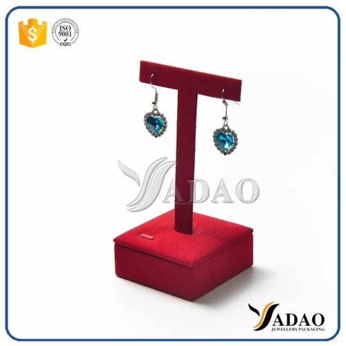 จอแสดงผลเครื่องประดับ OEM / ODM ที่กำหนดเองขายส่งที่ละเอียดอ่อนหมายถึง mdf เคลือบด้วยหนังไมโครไฟเบอร์ / กำมะหยี่ / หนัง pu สำหรับต่างหู