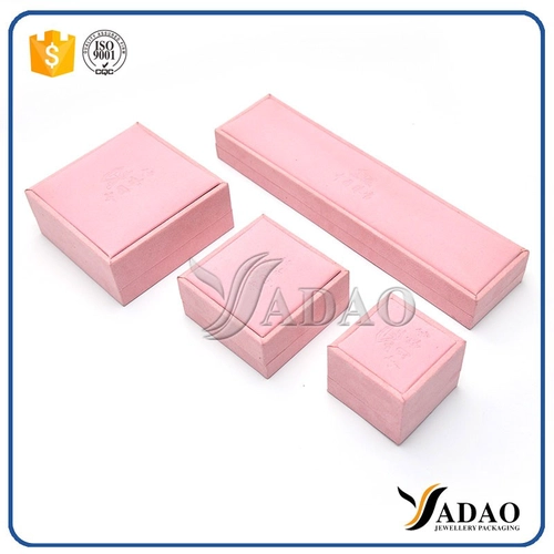 High-end e varie stile di gioielli rosa plastica set box per orecchino, bracciale, anello, ciondolo, collana bangleand