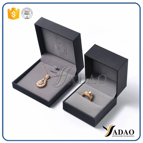 high-end delicate MOQ wholesale portabl pretty  pu leather plastic with velvet inner core for jewels like pendant/ring