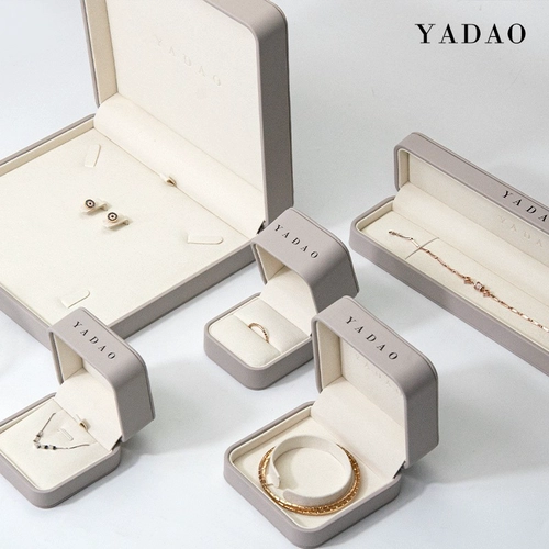 China pu leather box plastic jewelry box jewelry packaging box fine jewellery box manufacturer