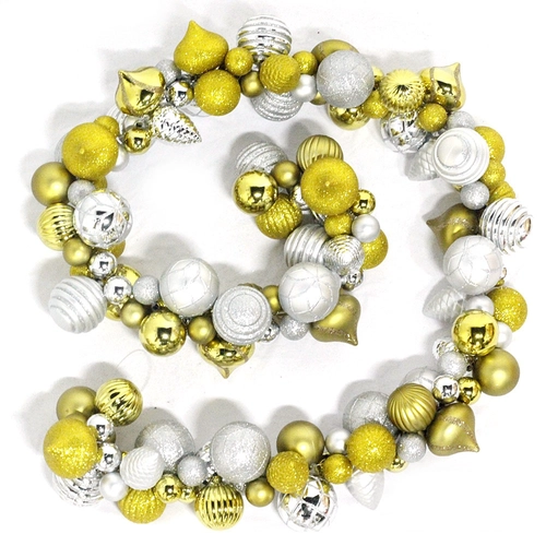 porcelana Inexpensive high quality Christmas plastic ball garland fabricante