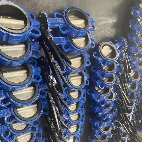 API CF8 Ductile Iron Wafer Lug Lever Operated Butterfly Valve China Suppliers