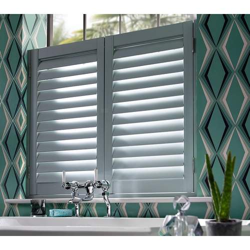Vinyl oder PVC-Dreieck Innen Farbe Weiß Plantation Shutter Fenster Shaped