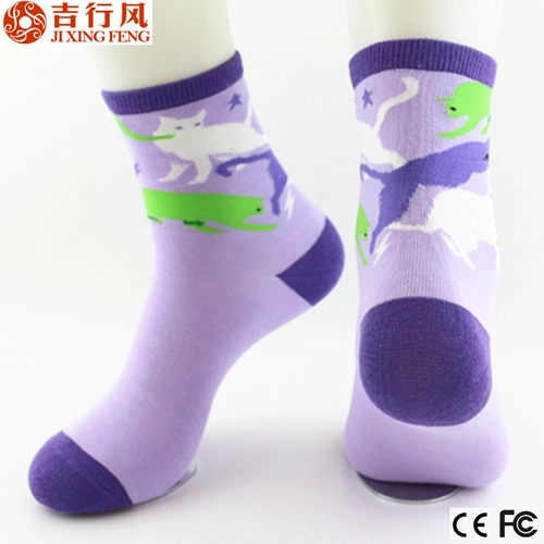 时尚混合图案库存女士棉袜，最优惠的价格和高质量