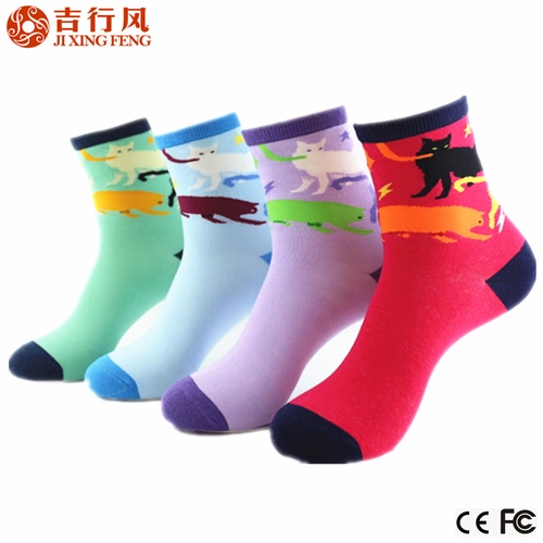 批发热卖最好的价格特色的女士袜子，棉制的