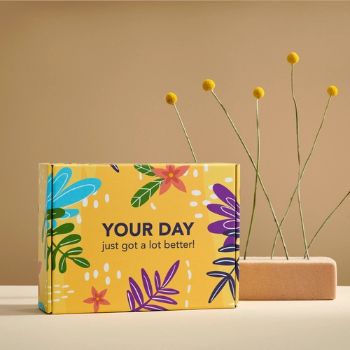Custom printed colourful personalisation design online shopping mailing shipping box