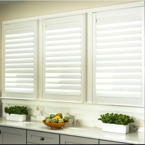 Kundenspezifischer PVC-fauxwood Fensterladen, wasserdichter PVC-Vorhanglieferant