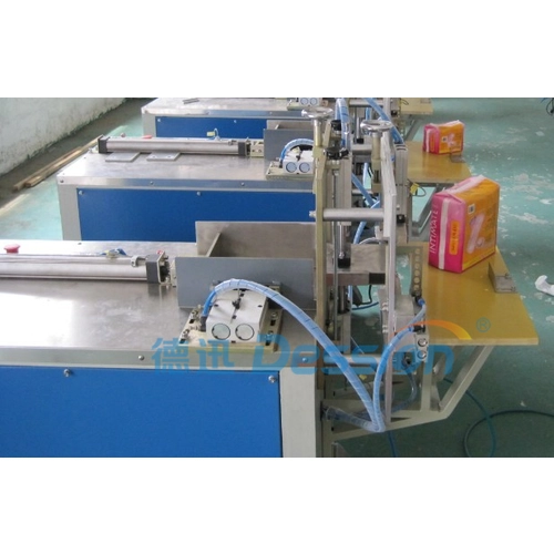 Chine Servilletas maquina de embalaje de alta velocidad con totalmente servocontrolada china fabricant
