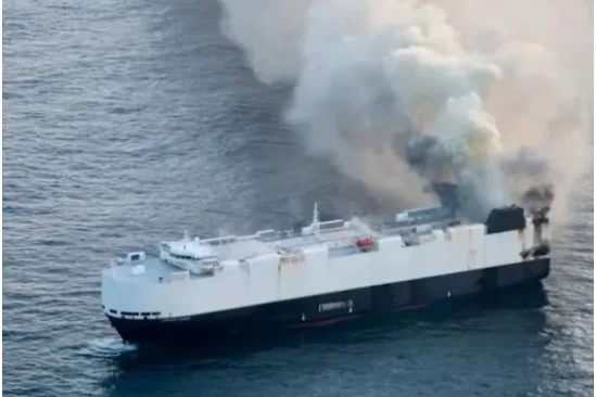 Chine Morning Midas Car Carrier Dessit après un feu de batterie de 3 semaines Transfert de fret