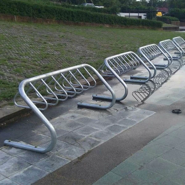 China Multiple Bike Racks Parking Stands with Triangle Shaped Locking Bar manufacturer