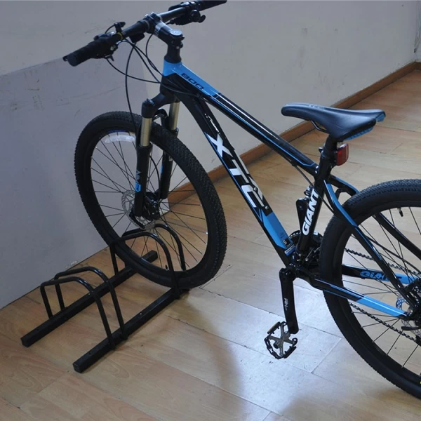 China Ficar de pé 2 suportes combinação escola venda imperdível suporte múltiplo para bicicleta fabricante