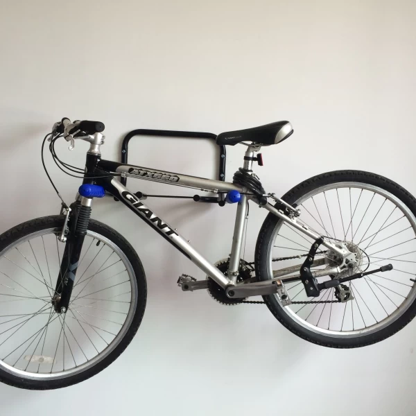 China 2021 Space Saving Foldable Metal Adjustable Bicycle Stand Repair manufacturer