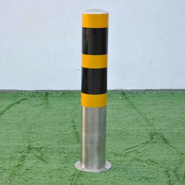 China Cabeços removíveis de tubo de aço inoxidável galvanizado de segurança flexível fabricante