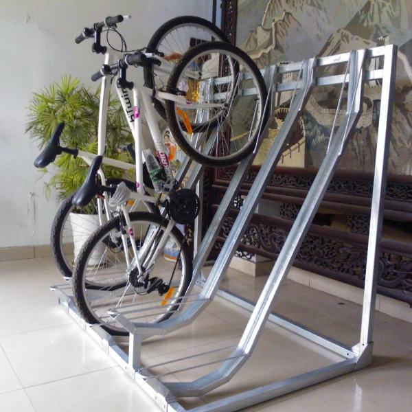 China Feuerverzinkter halbvertikaler Fahrradständer für 5 Fahrräder Hersteller