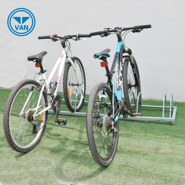 China Buitenshuis industriële populaire aluminium vloergemonteerde fietsenrek displaystandaard fabrikant