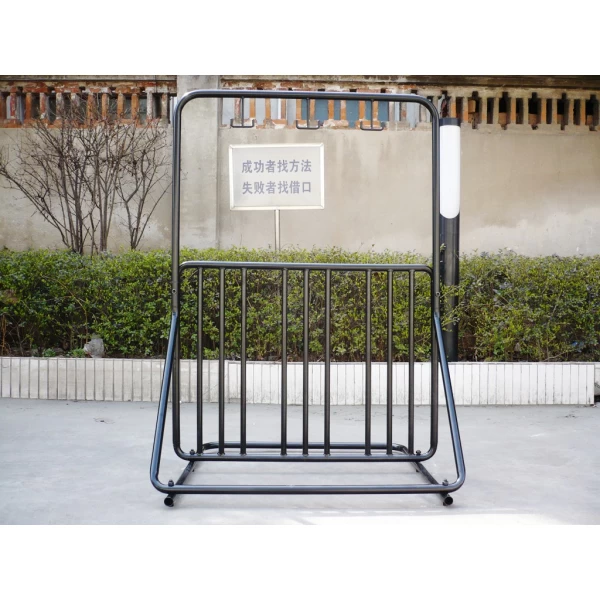 中国 卸売炭素鋼フェンス自転車ディスプレイ駐車スタンド ヘルメット ハンガー付き、中国専門駐車ソリューション、自転車フロア スタンド サプライヤー メーカー